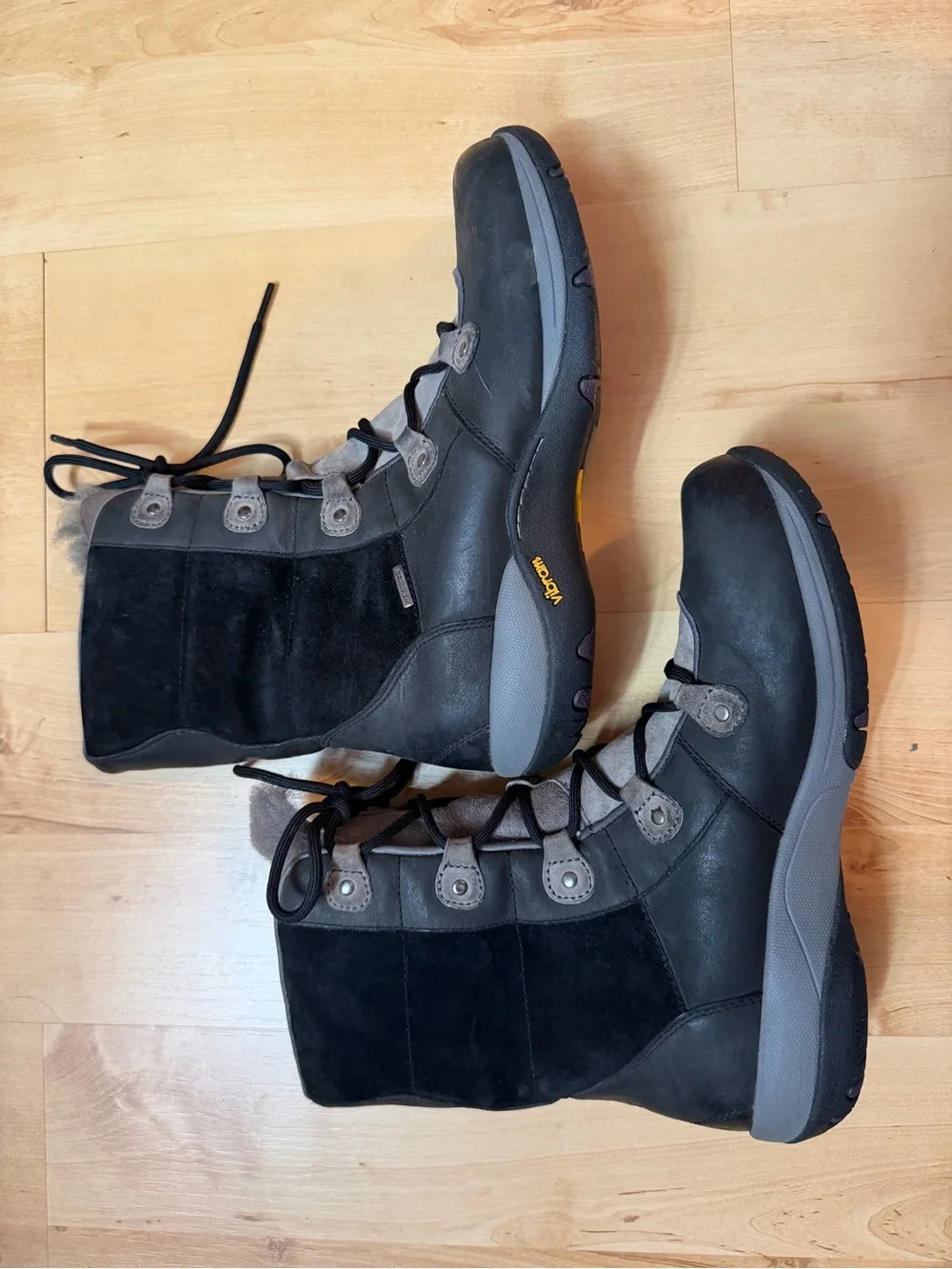 Dansko black gray